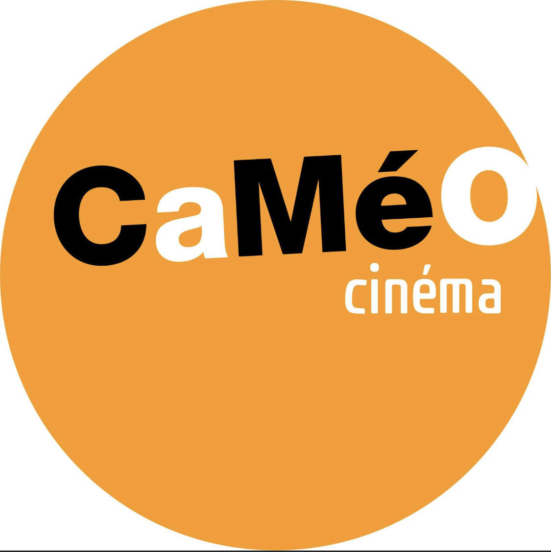 Logo représentant un cercle orange avec le texte caméo en noir à l'exeption des lettre a et o en blanc